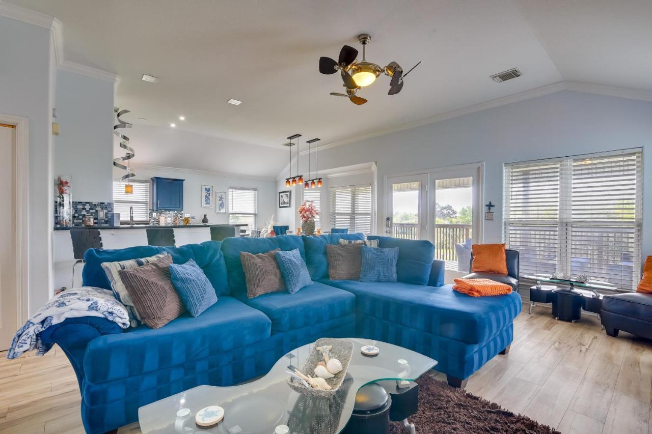 Galveston Escape With Entertainment Patio And Deck! Villa Buitenkant foto