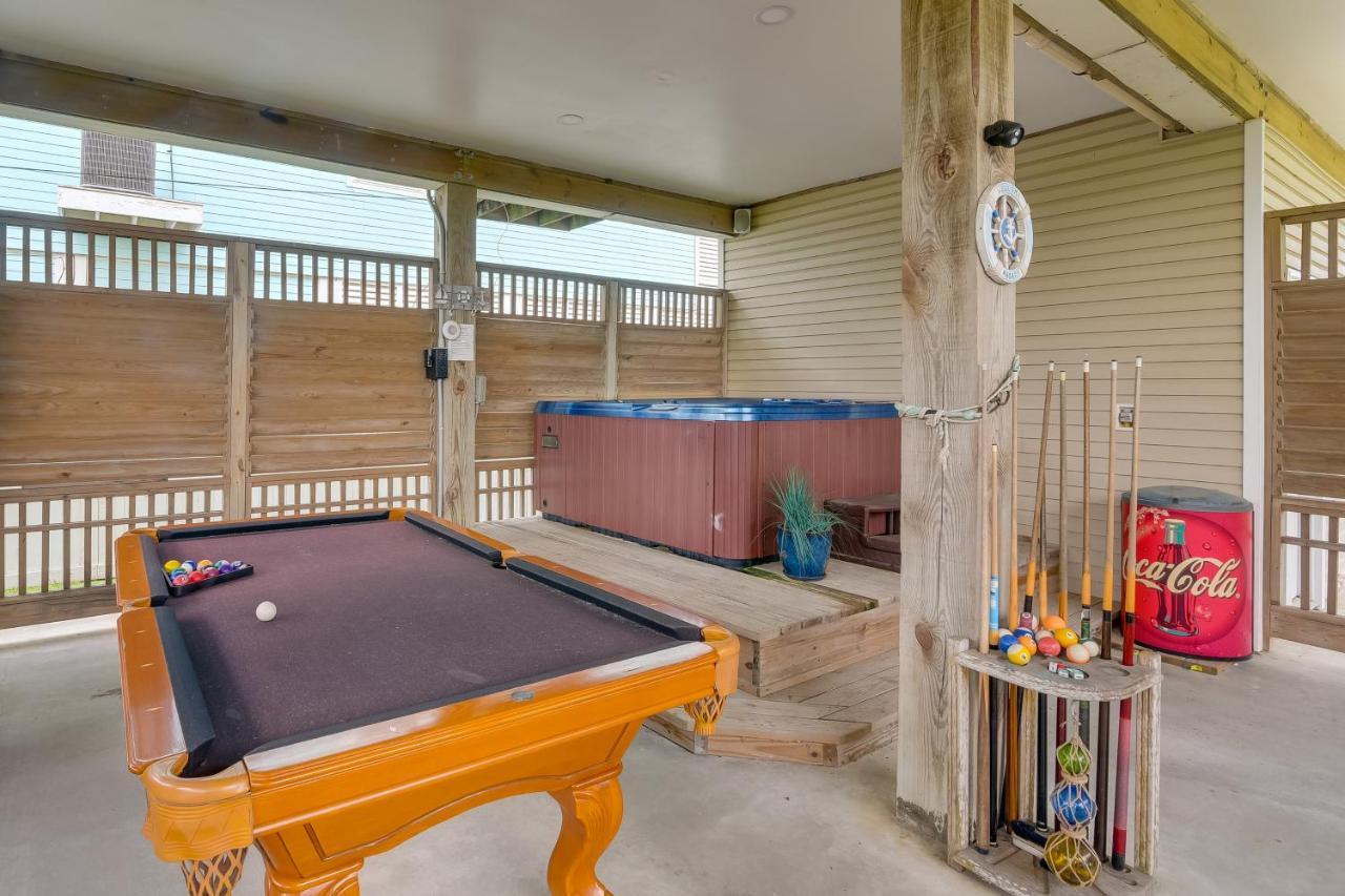 Galveston Escape With Entertainment Patio And Deck! Villa Buitenkant foto